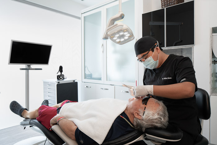 Dentist working all-on-four-procedure